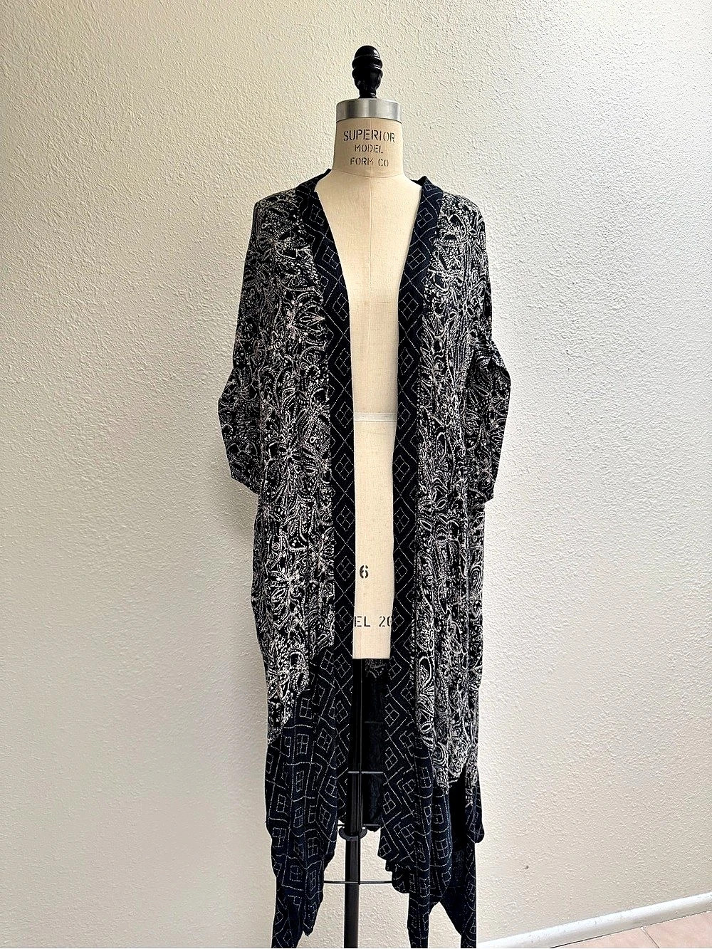 O'Neill Paisley Long Cardigan in Black & White XS/S Like New